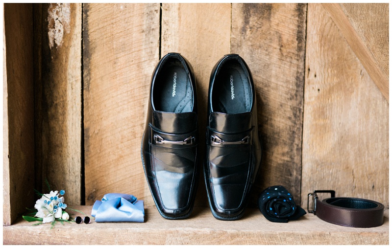 groom details, wedding detail shot ideas, groom, boutineer, rustic wedding, rustic, dusty blue, grace meadows farm, Jonesborough tn, kingsport tn wedding photographers, east tn wedding photographers, jonesborough tn wedding venues