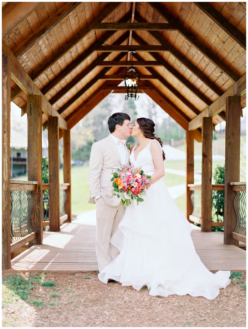 Ramble Creek Athens TN Wedding, Knoxville TN Barn wedding venues, bride and groom portrait ideas
