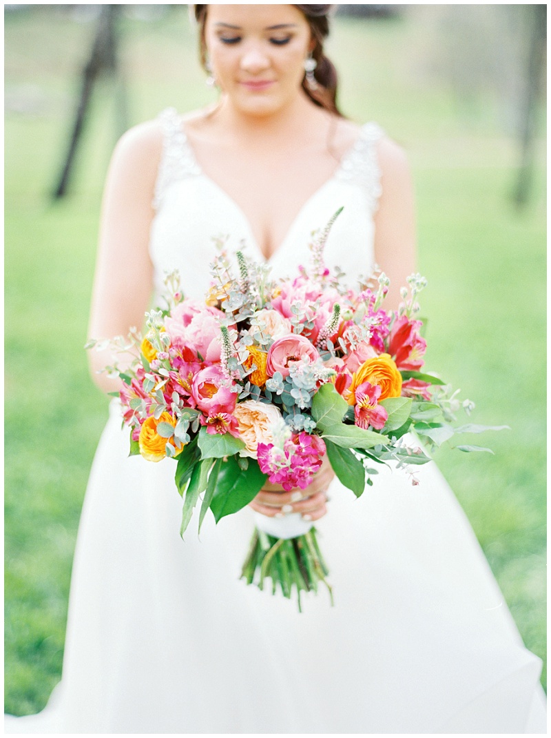 Ramble Creek Athens TN Wedding, Knoxville TN Barn wedding venues, spring wedding bouquet