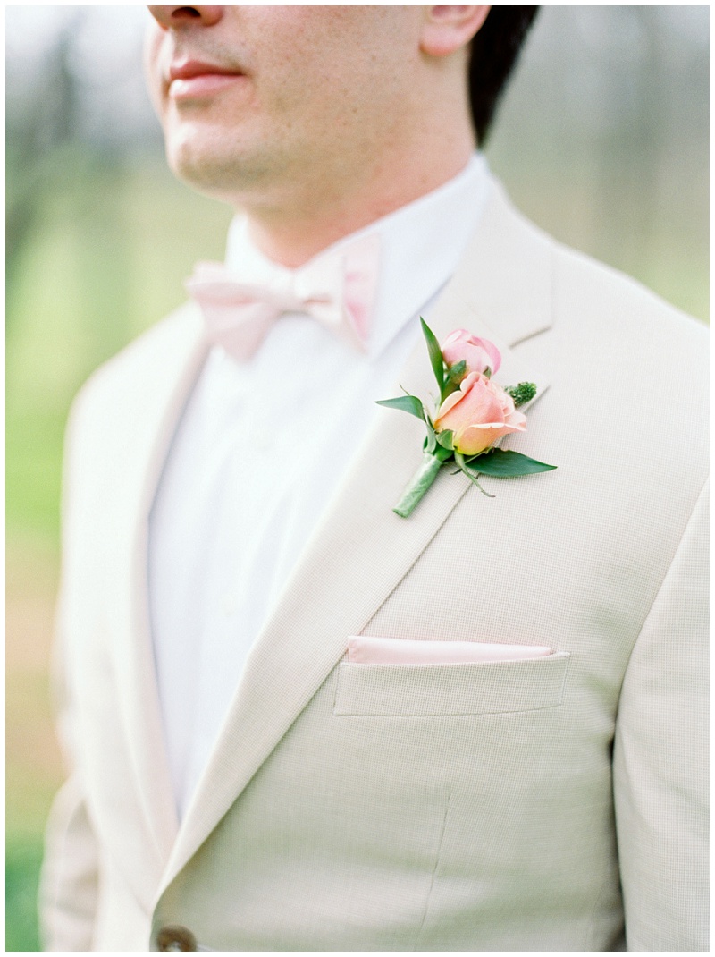 Ramble Creek Athens TN Wedding, Knoxville TN Barn wedding venues, swank floral knoxville tn, grooms boutonniere