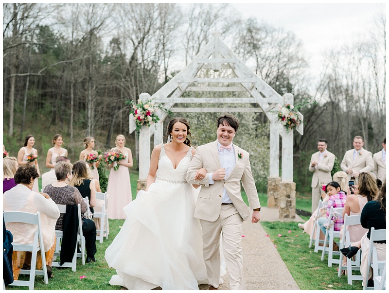 Ramble Creek Athens TN Wedding, Knoxville TN Barn wedding venues, spring wedding ceremony decor
