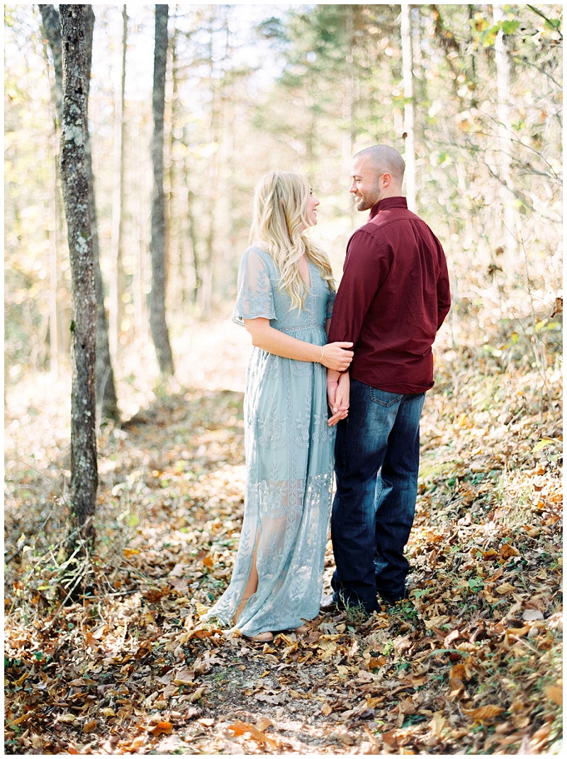 Tips for choosing the best outfit for photos, engagement session planning, engagement outfit inspo