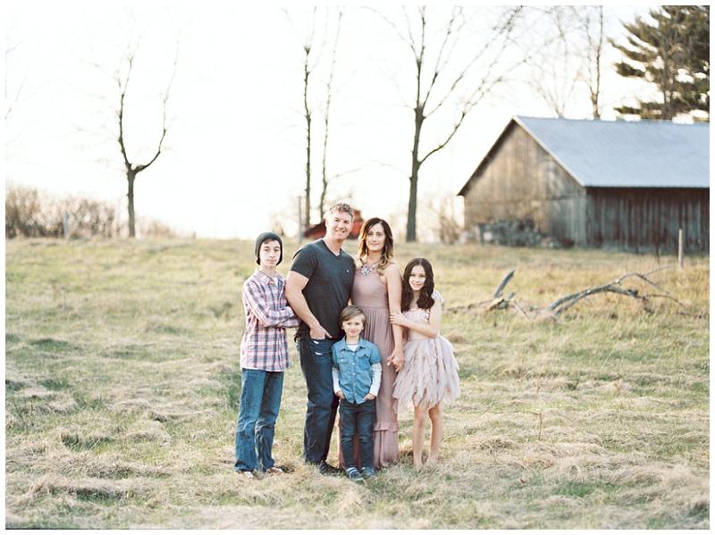 Tips for choosing the best outfit for photos, madison wi family photographer, blush pink family photos