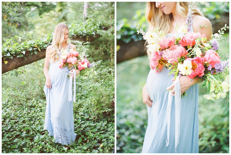 maternity pictures with flowers