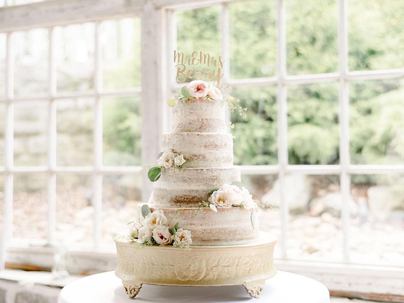 Four tiered wedding cake.