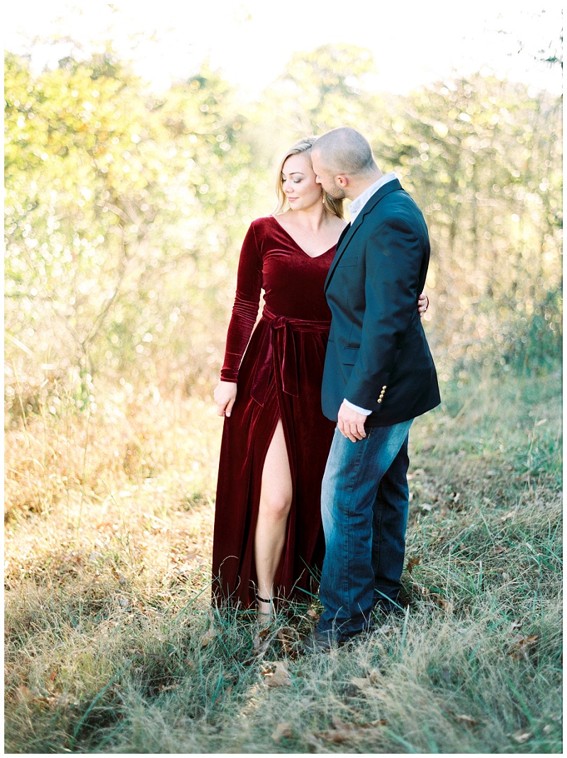 Tips for choosing the best outfit for photos, engagement session planning, engagement outfit inspo